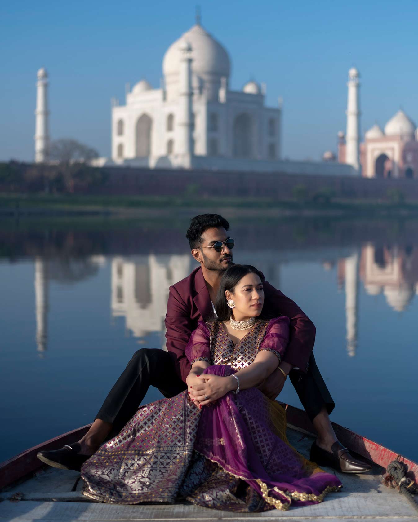 Love Aaj Kal Stars Sara Ali Khan, Kartik Aaryan Visit Taj Mahal - News18